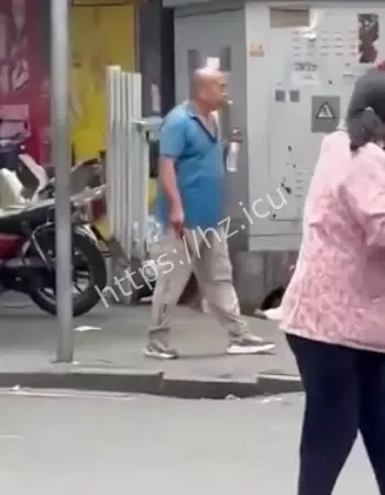 卖红薯为价格吵架