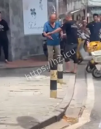 卖红薯为价格吵架