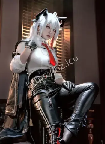 赞妮