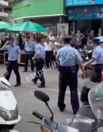 和五名警察