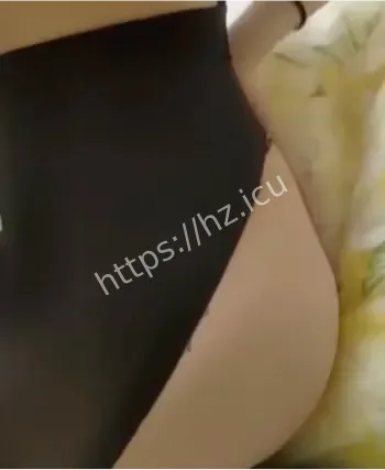 00后乖乖女双面生活曝光