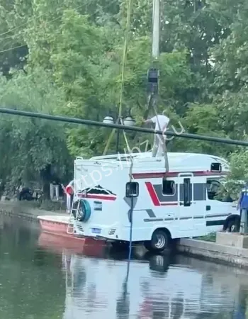 司机怎么开了掉进去的