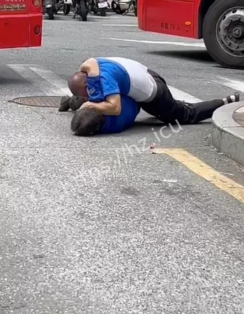 广东两司机吵架