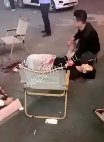 小三小琳持刀连杀