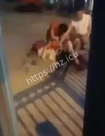 圣名国际购物广场捅人事件