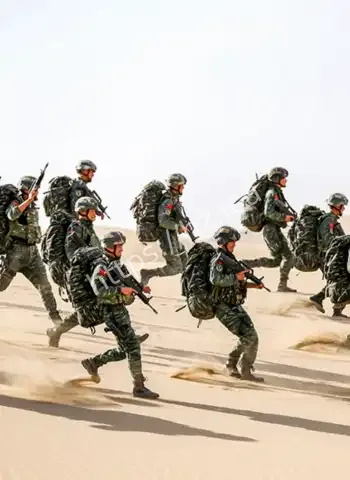 40名干警集体遇险