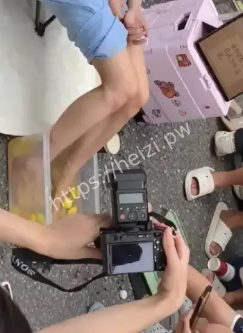 漫展卖脚泡柠檬水