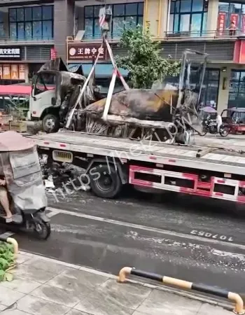 快递货车起火事件