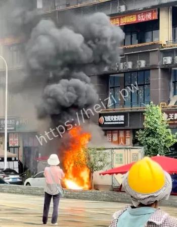 快递货车起火事件