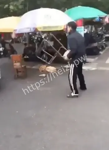 广西鑫宏东海市场持刀伤人
