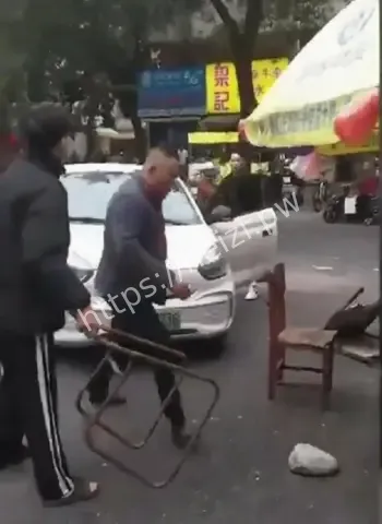 鑫宏东海市场持刀伤人