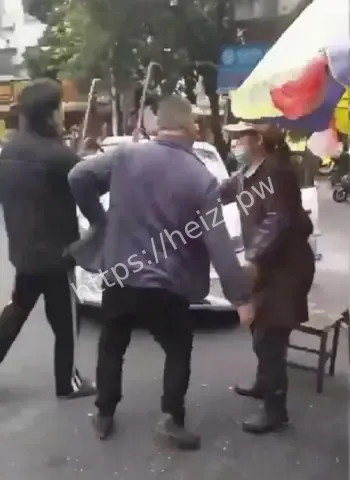 广西鑫宏东海市场持刀伤人