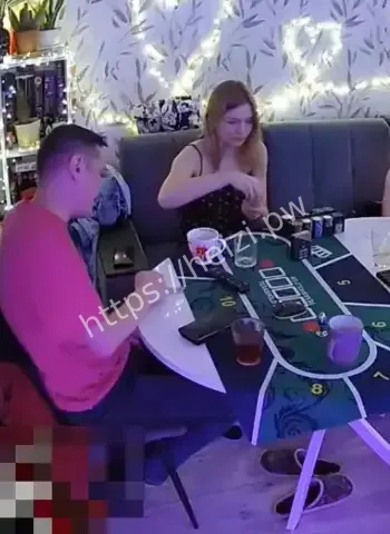 好友突然脱衣