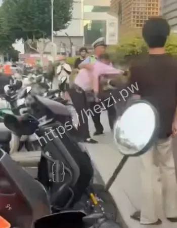 挪车引街头大战