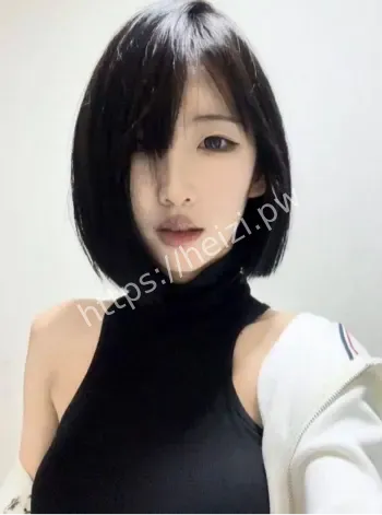 网红行简甜美形象反差