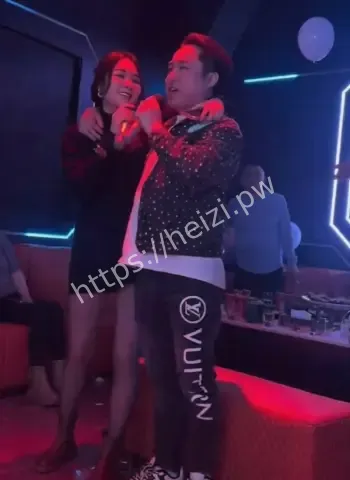 私信女主播酒店约会曝光
