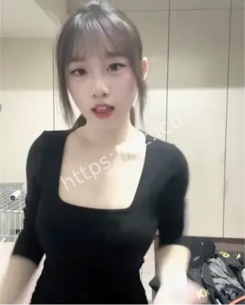 TikTok泡芙全裸自慰