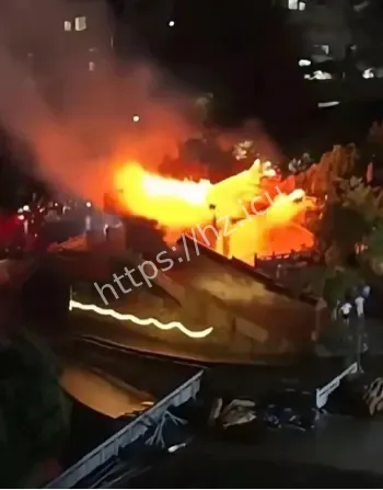福建安溪古庙雷击神像