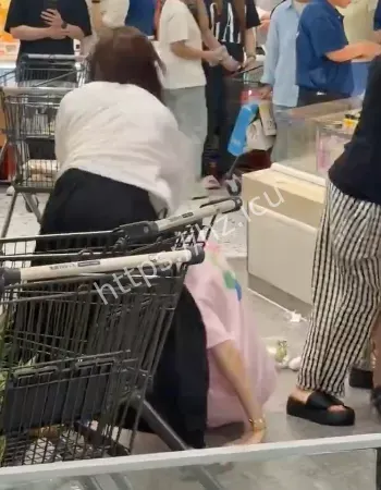 围观群众