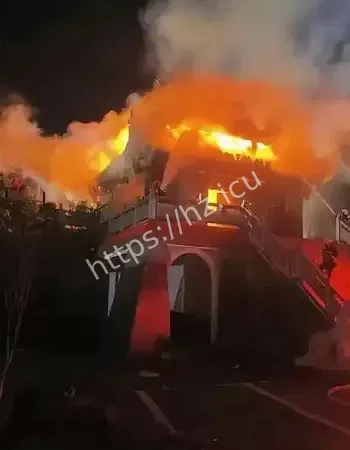 龙须殿雷击起火事件