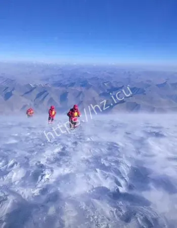 新疆慕士塔格峰登山事故