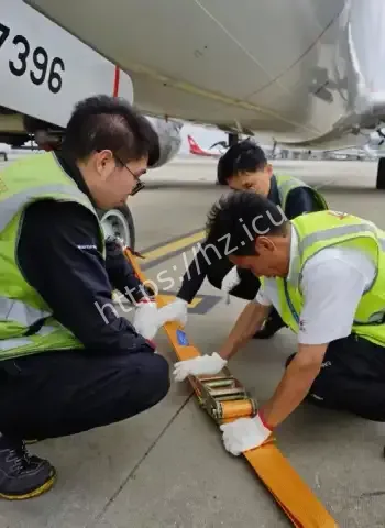 杭州天空突然变粉紫
