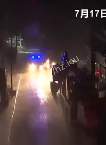 重庆彭水山体深夜崩塌