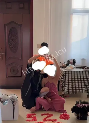 男友表面深情却脚踏多船