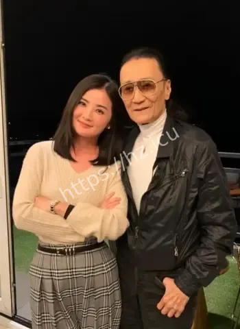谢霆锋低调返港处理后事