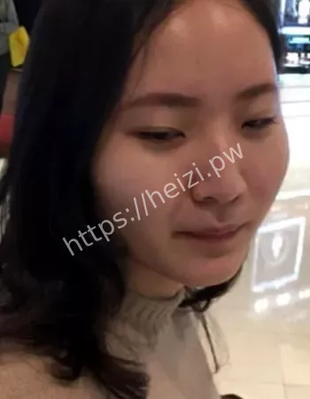 表面装正经的