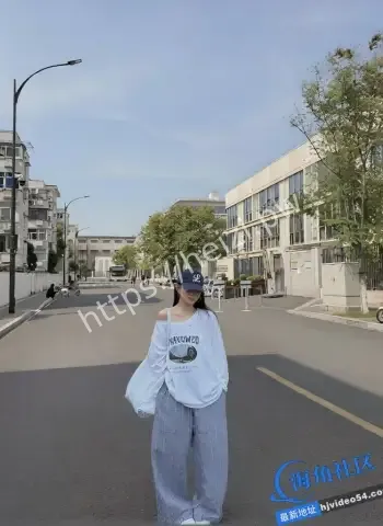 出轨年轻猛男被当场抓包