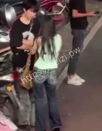 高颜值长发女生