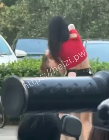 现场大乱斗