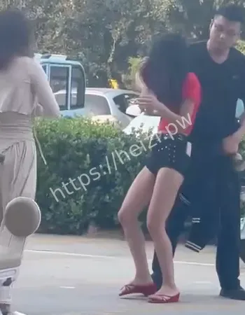 被围观群众曝光